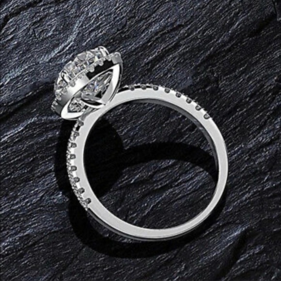 New  925 Silver Pear Cut Elegance Ring - Picture 4 of 4